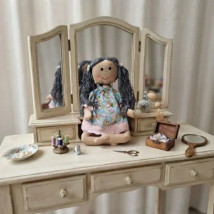 Boneca de Pano Artesanal Sentada